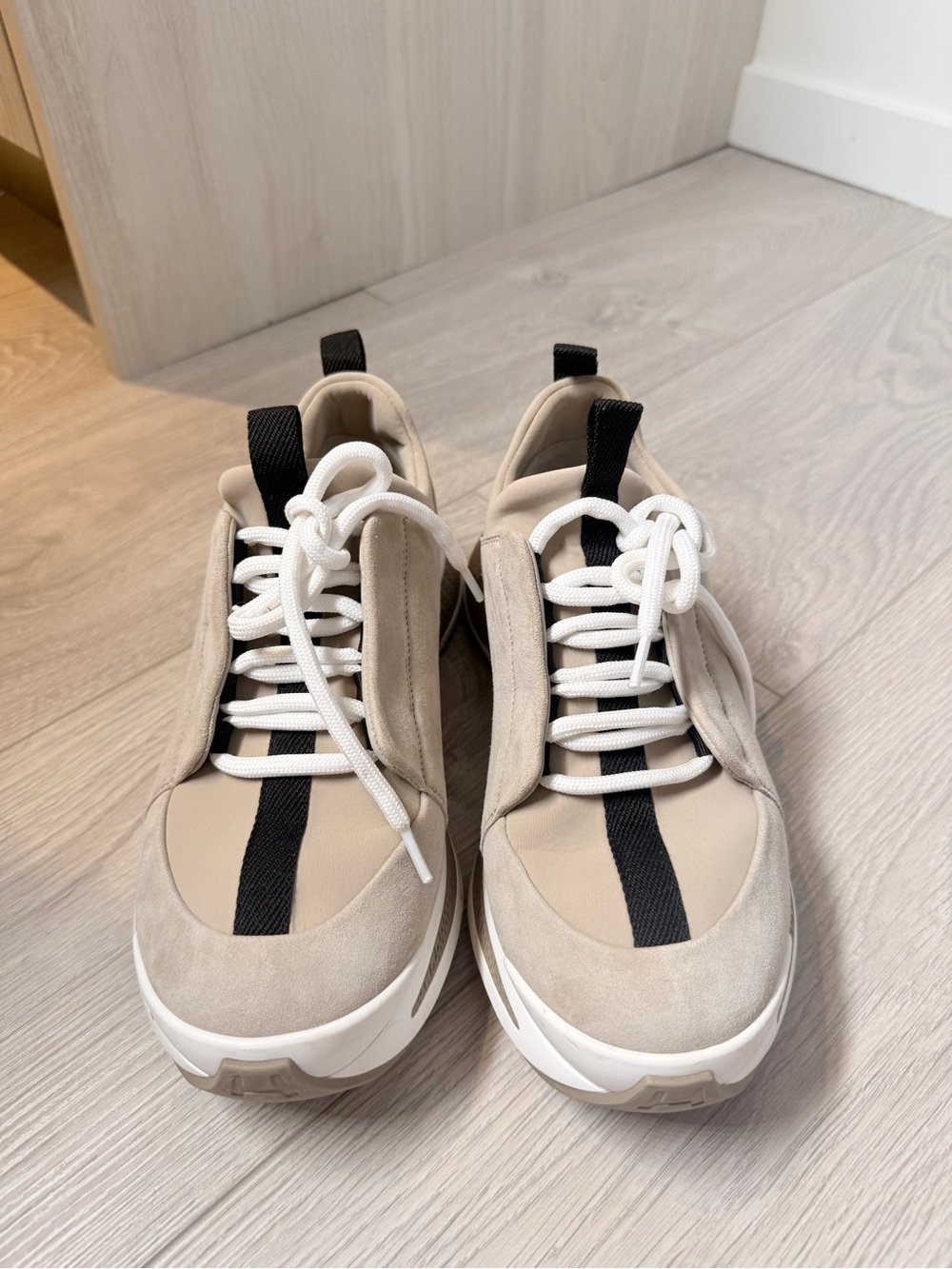 Hermès Just Sneakers Beige Black Size 36.5 – Like New